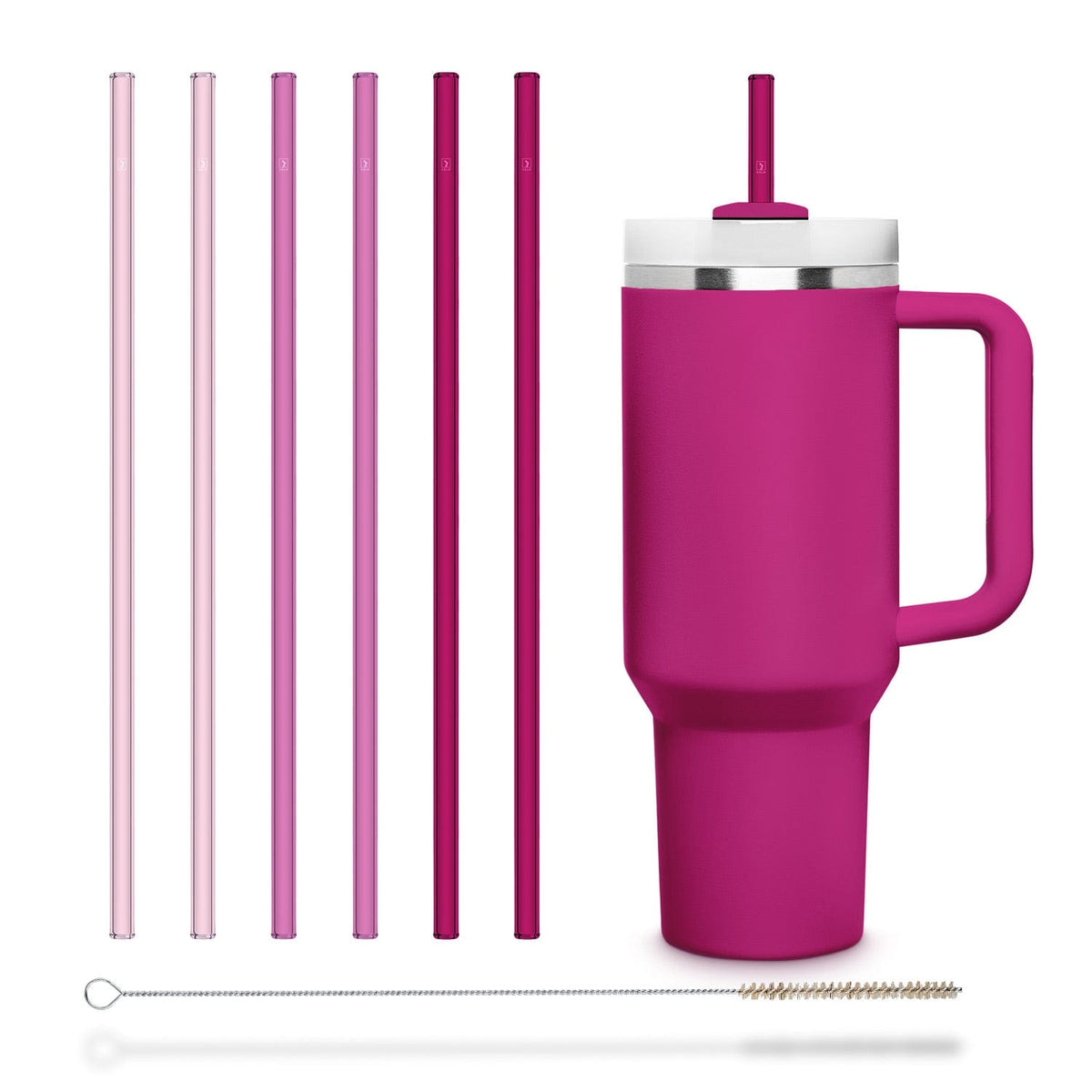 Wiederverwendbare HALM Glasstrohhalme in drei verschiedenen Pink-Tönen für den Stanley Cup Quencher in einem Glas mit Getränk