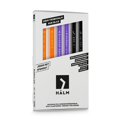 Pailles en verre réutilisables HALM dans un emballage durable en carton avec un design de maquette incliné.