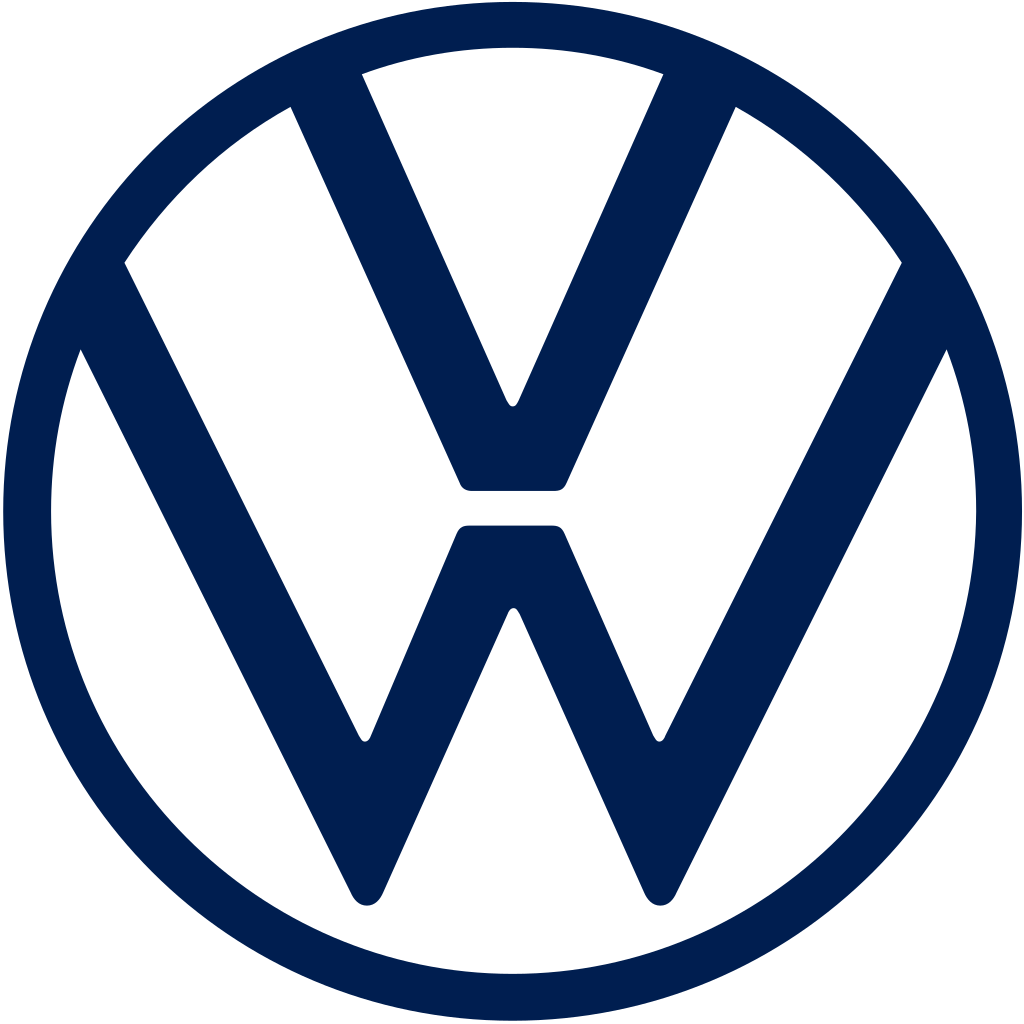 Le logo Volkswagen minimaliste, introduit en 2019, en bleu et blanc, comme exemple de branding sur des pailles en verre HALM réutilisables.